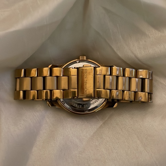 Gold Michael Kors watch - Picture 2 of 8